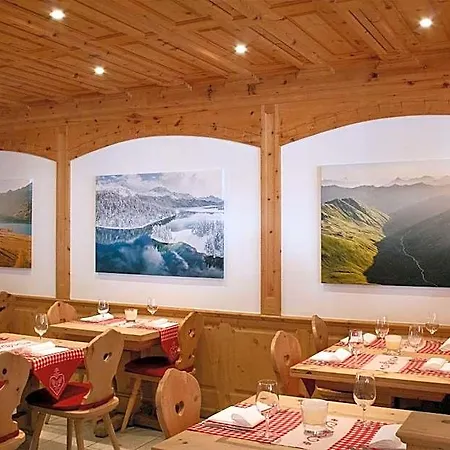 酒店 Corvatsch 3*